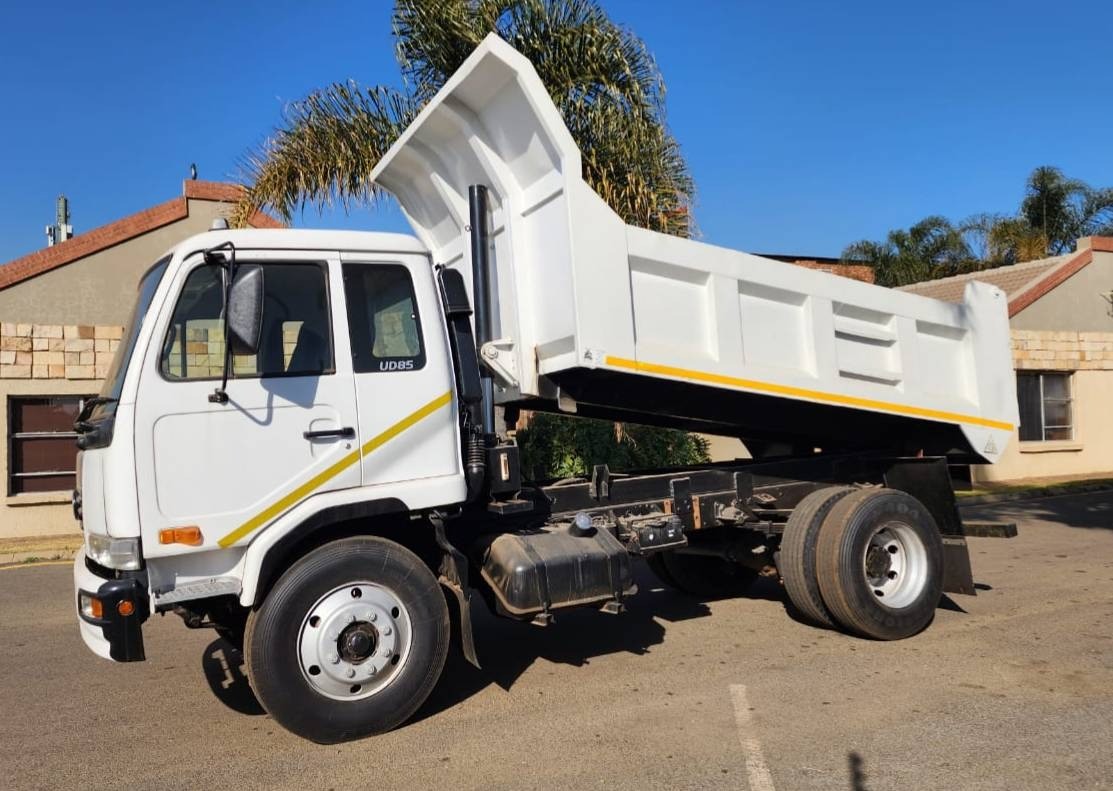 2016 UD Trucks UD85 Tipper-100068