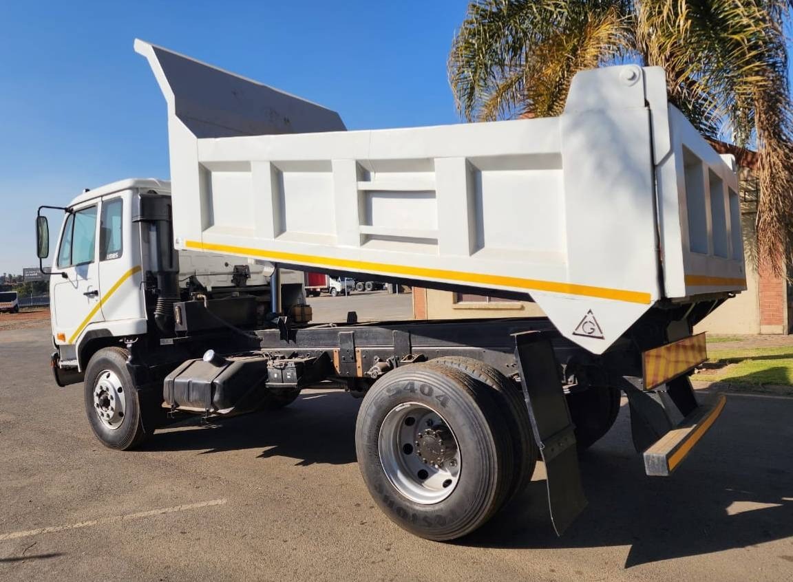 2016 UD Trucks UD85 Tipper-100068