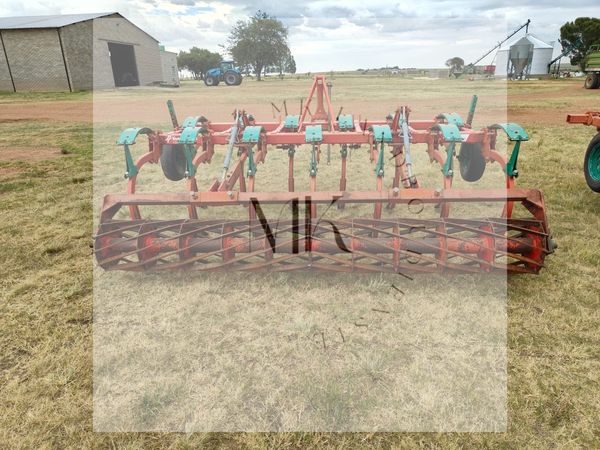 13 tand Kverneland CLC Ripper | MK Landbou Dienste