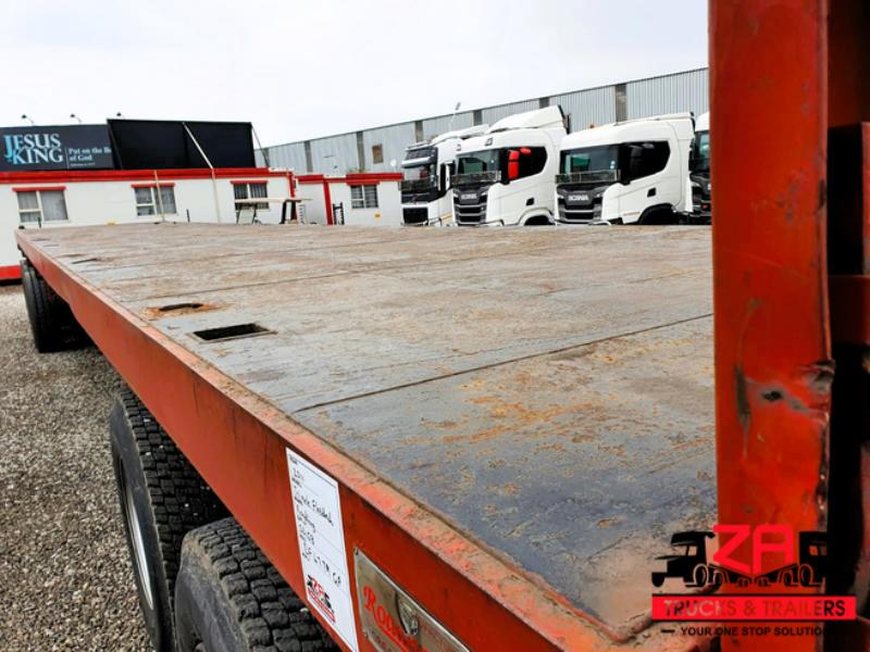 2011 13.5m Roadhog Tri-Axle Flat deck trailer | ZA Trucks & Trailers - 3