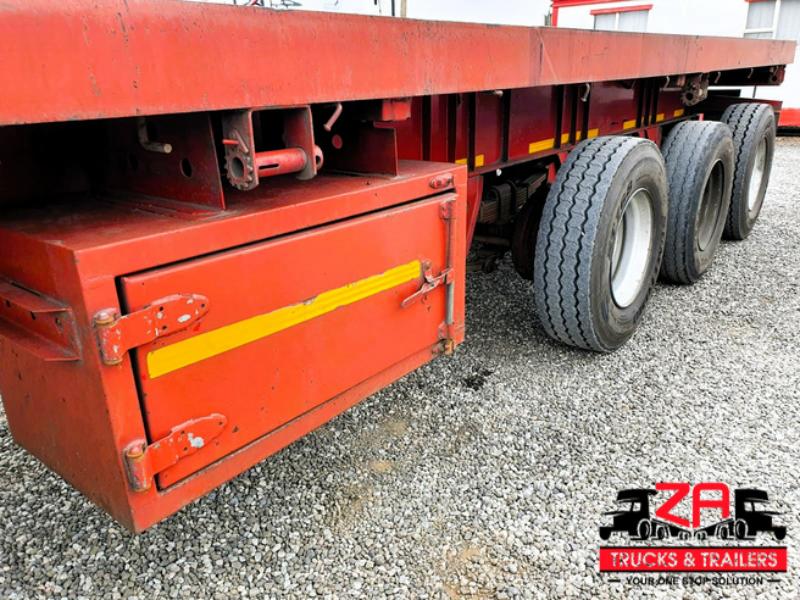 2011 13.5m Roadhog Tri-Axle Flat deck trailer | ZA Trucks & Trailers - 4