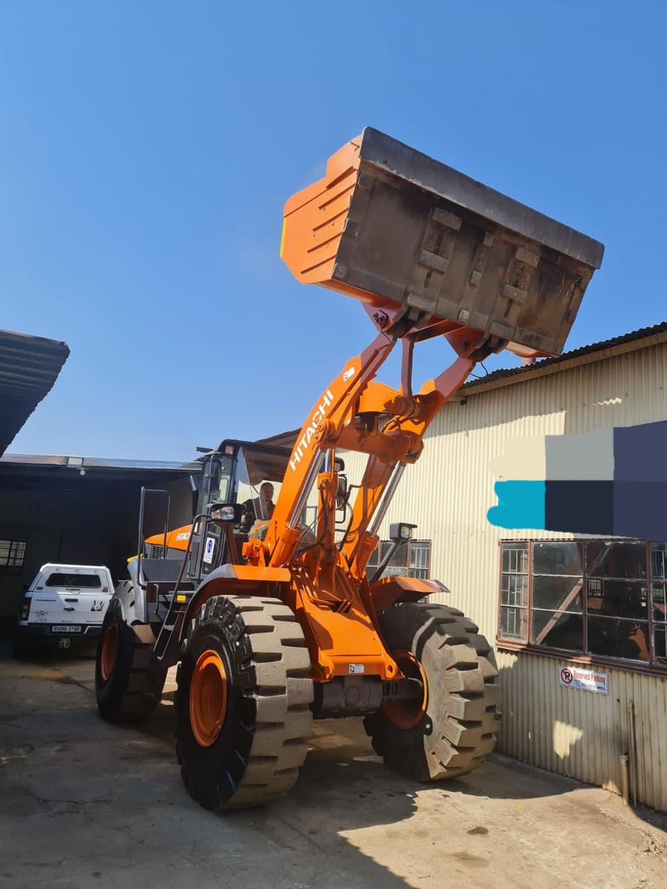 2011 Hitachi ZW220 Front end loader.  3cube bucket - 2