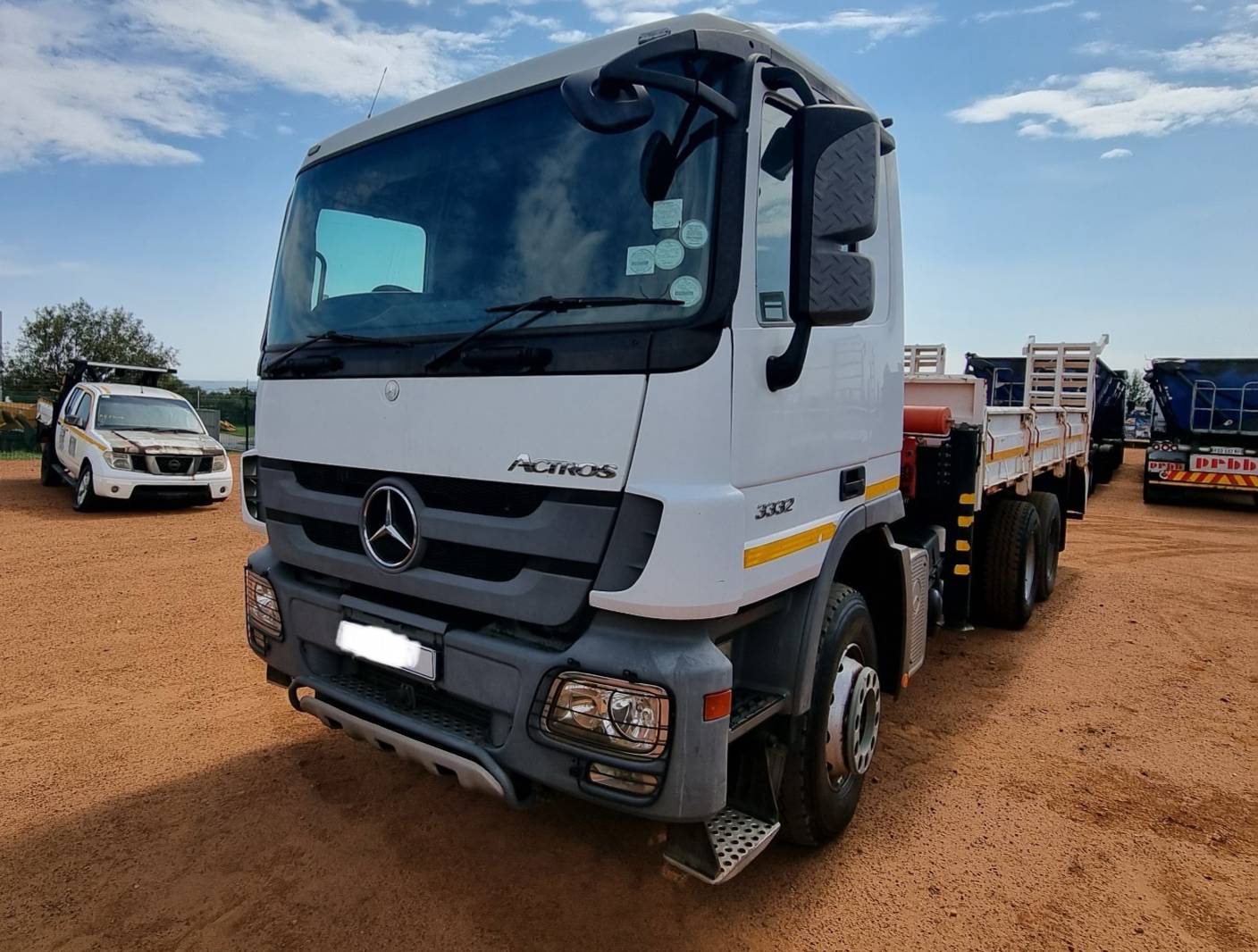 2011 Mercedes Benz Actros 3332 Crane Truck