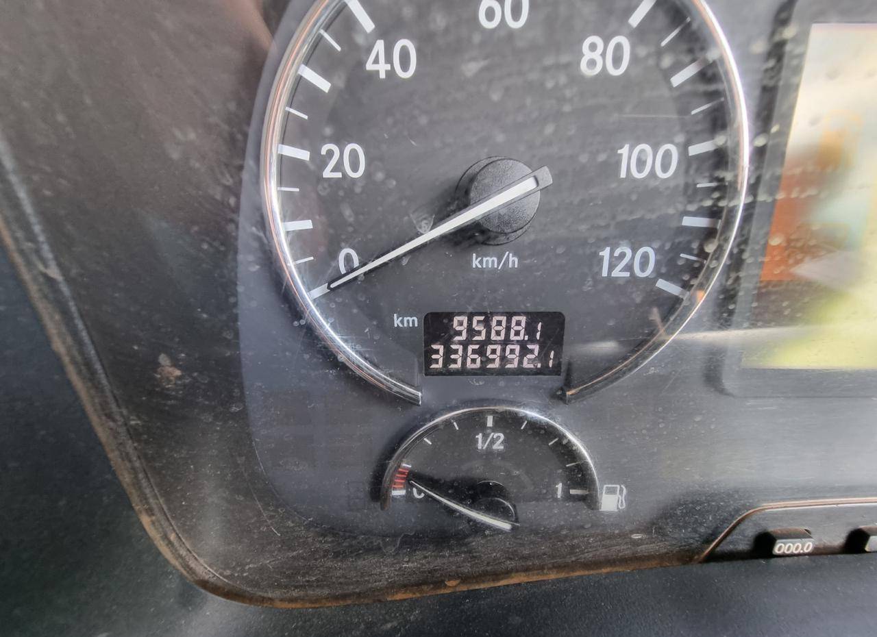 2011 Mercedes Benz Actros 3332 Crane Truck - 12