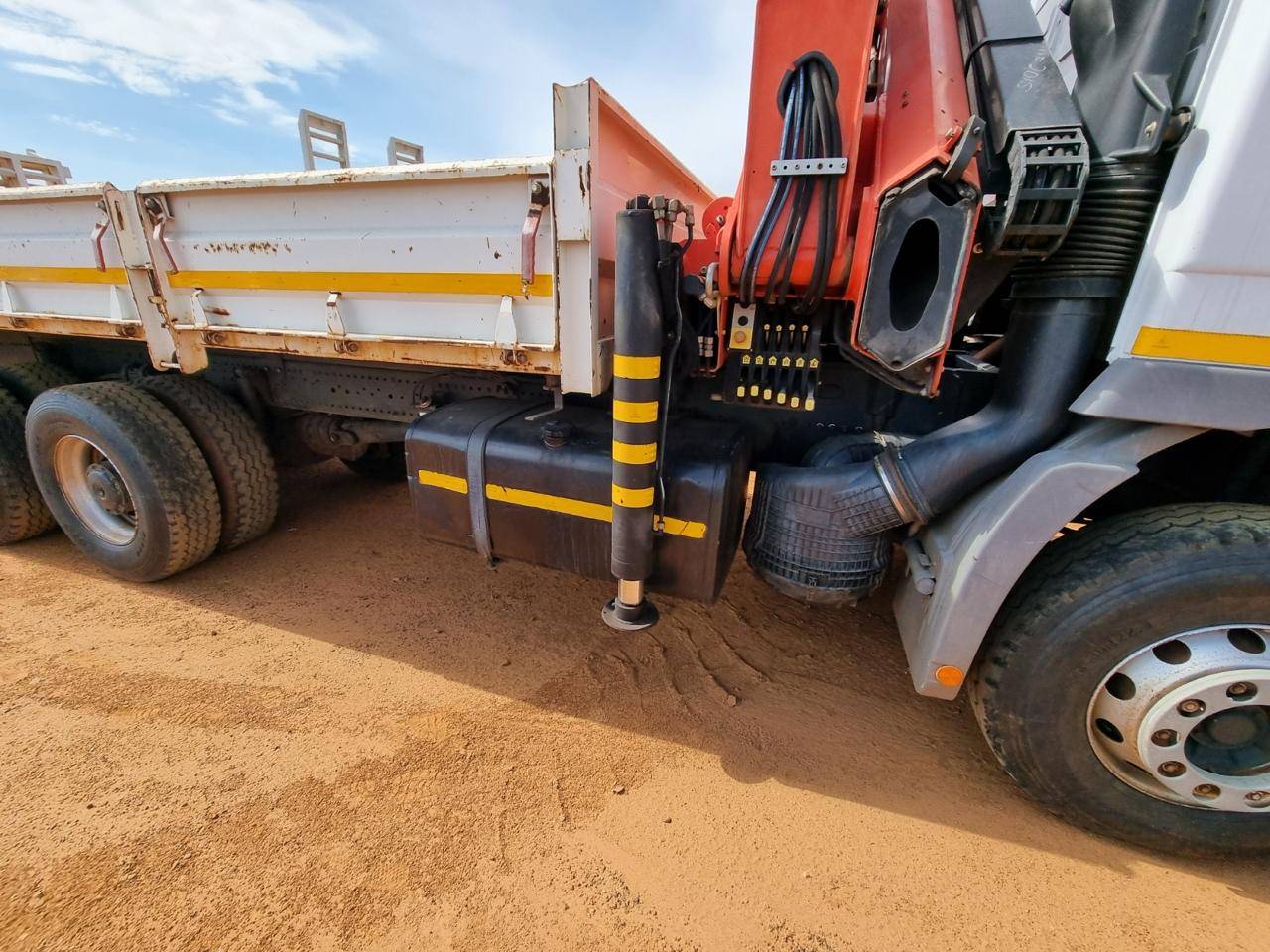 2011 Mercedes Benz Actros 3332 Crane Truck - 7