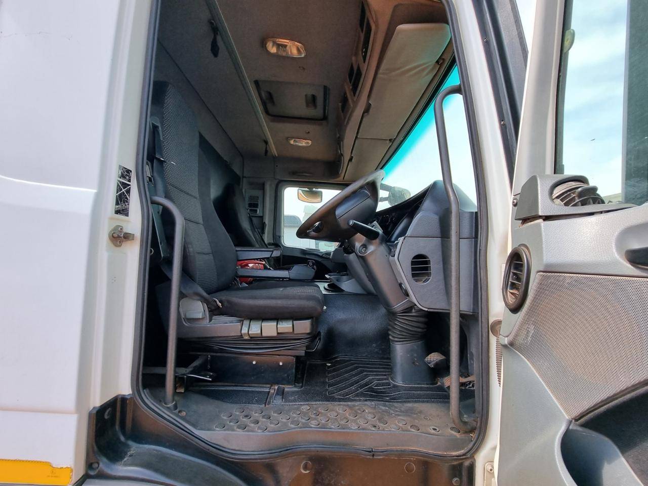 2011 Mercedes Benz Actros 3332 Crane Truck - 9