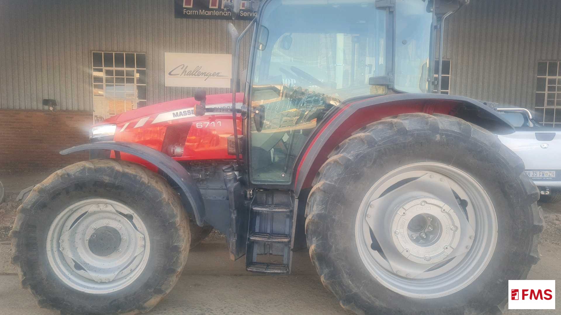 Massey Ferguson 6711 Cab