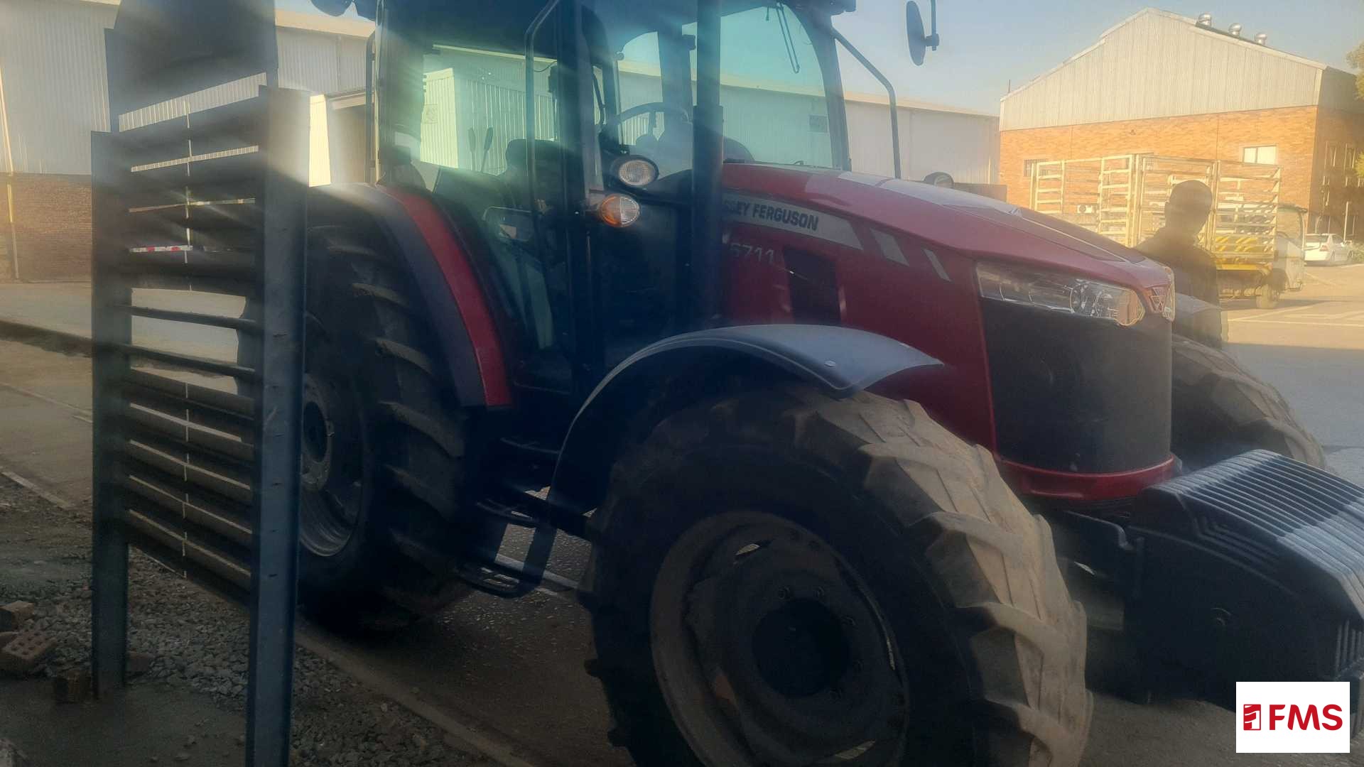 Massey Ferguson 6711 Cab - 2