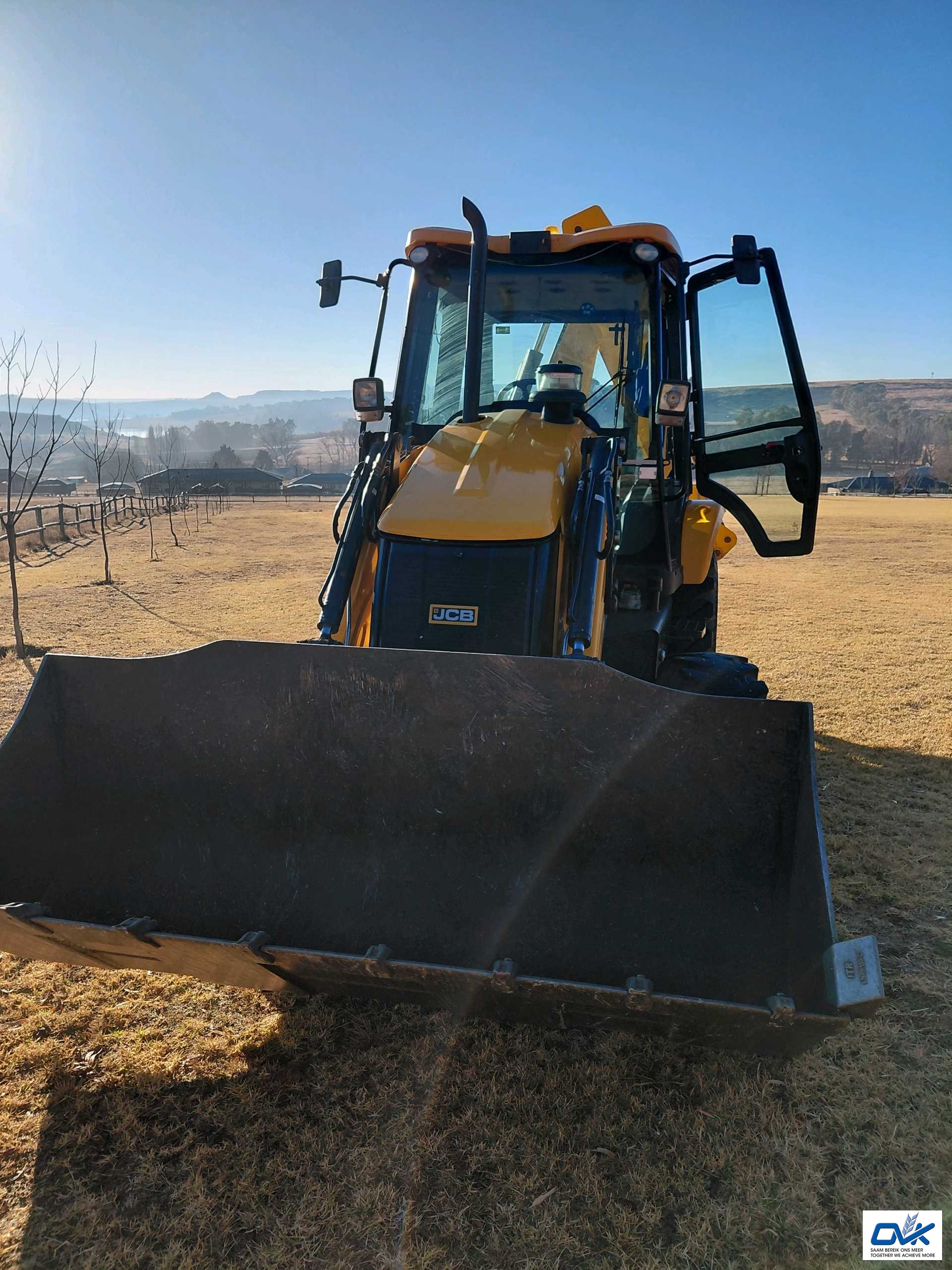 Jcb 3DX Backhoe - 1