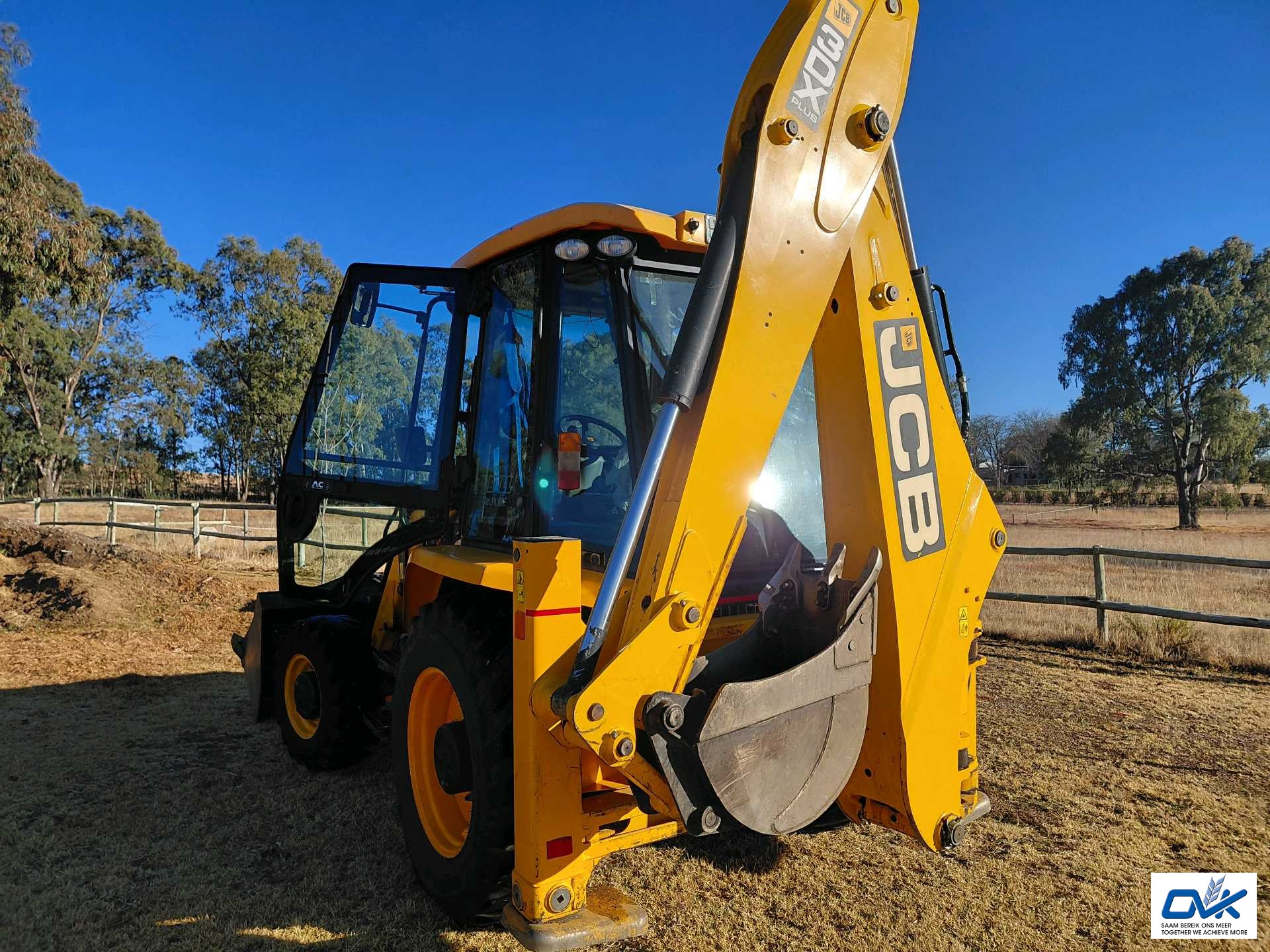 Jcb 3DX Backhoe - 4