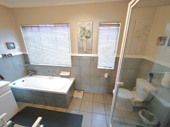 4 Bedroom House For Sale in Clubview | Casa Dynamica Properties - 6