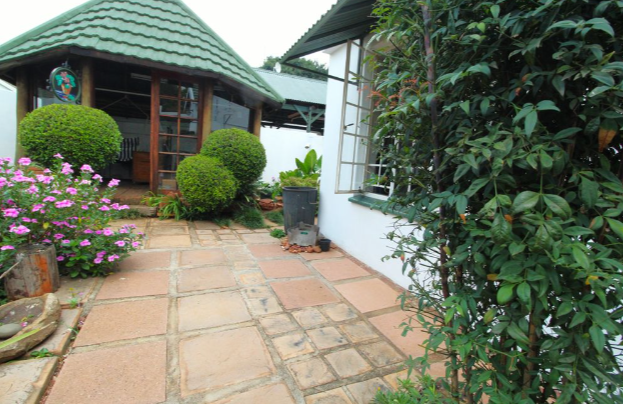 4 Bedroom House For Sale in Clubview | Casa Dynamica Properties - 8