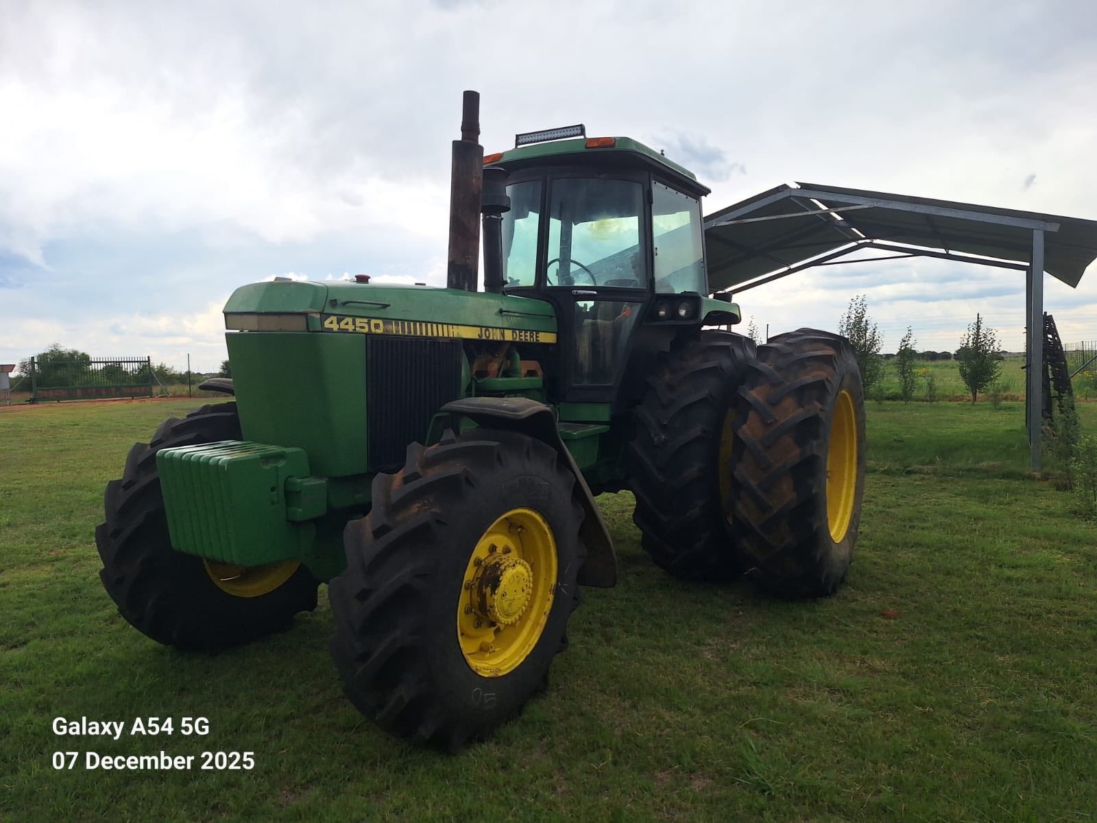 4450 John Deere trekker met dubbel wiele | Agrimar