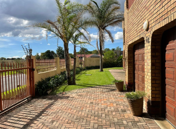 5 Bedroom House For Sale in Secunda | Casa Dynamica Properties - 8