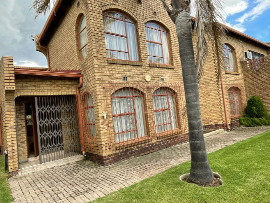 5 Bedroom House For Sale in Secunda | Casa Dynamica Properties - 7