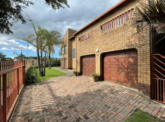 5 Bedroom House For Sale in Secunda | Casa Dynamica Properties - 4