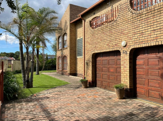 5 Bedroom House For Sale in Secunda | Casa Dynamica Properties - 1