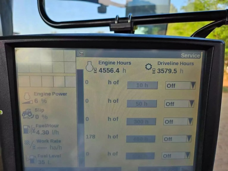 Case Magnum 340 with screen & Receiver | QAC Equipment - 4