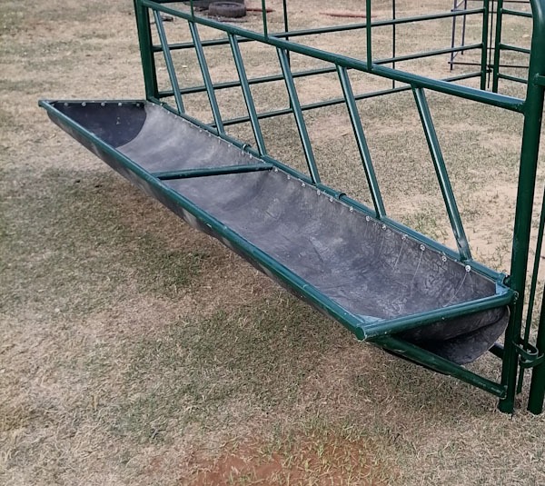 Conveyor Feeding Trough | VDW Engineering - 1