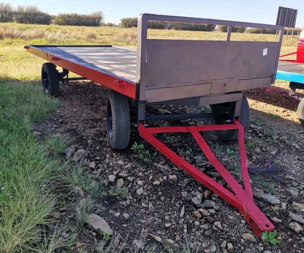 FLAT DECK FARM TRAILER | QAC Equipment
