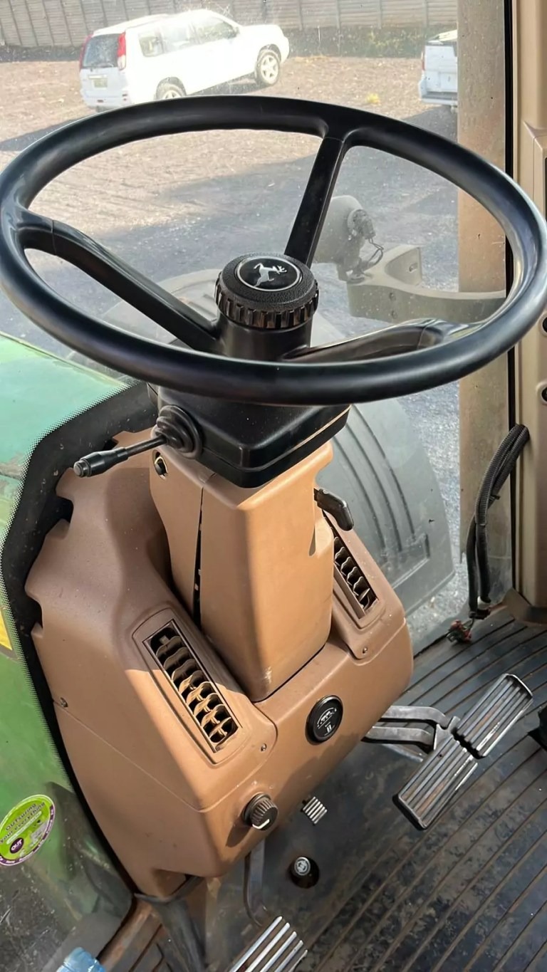 John Deere 8520 tractor for sale | QAC Equipment - 2