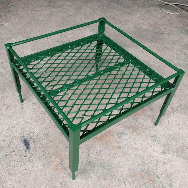 Lick Block Stand | VDW Engineering