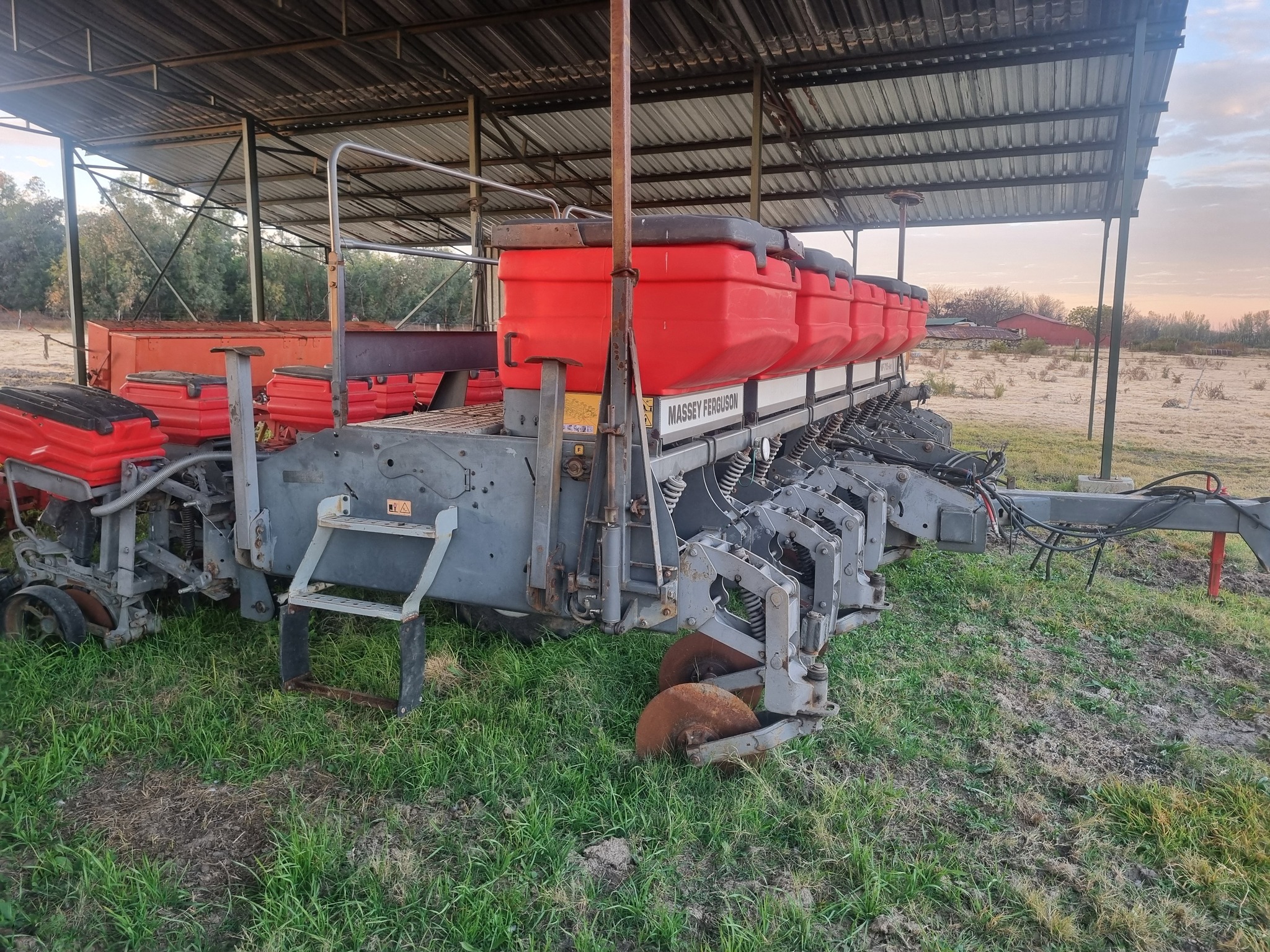 MF 715H planter | T.G. Hendriks - 3