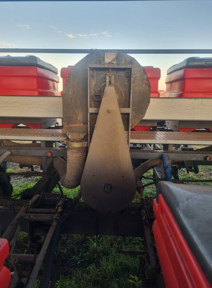 MF 715H planter | T.G. Hendriks - 5