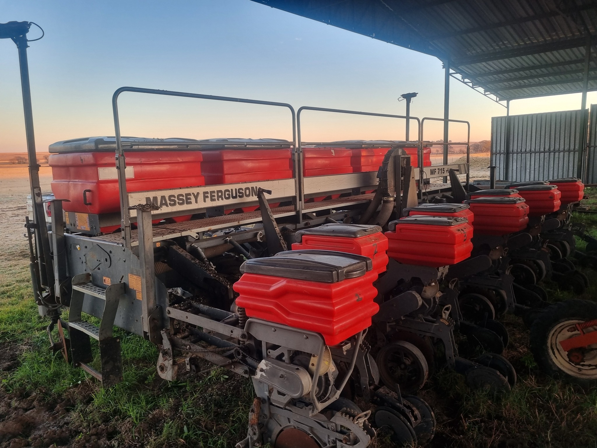 MF 715H planter | T.G. Hendriks - 2