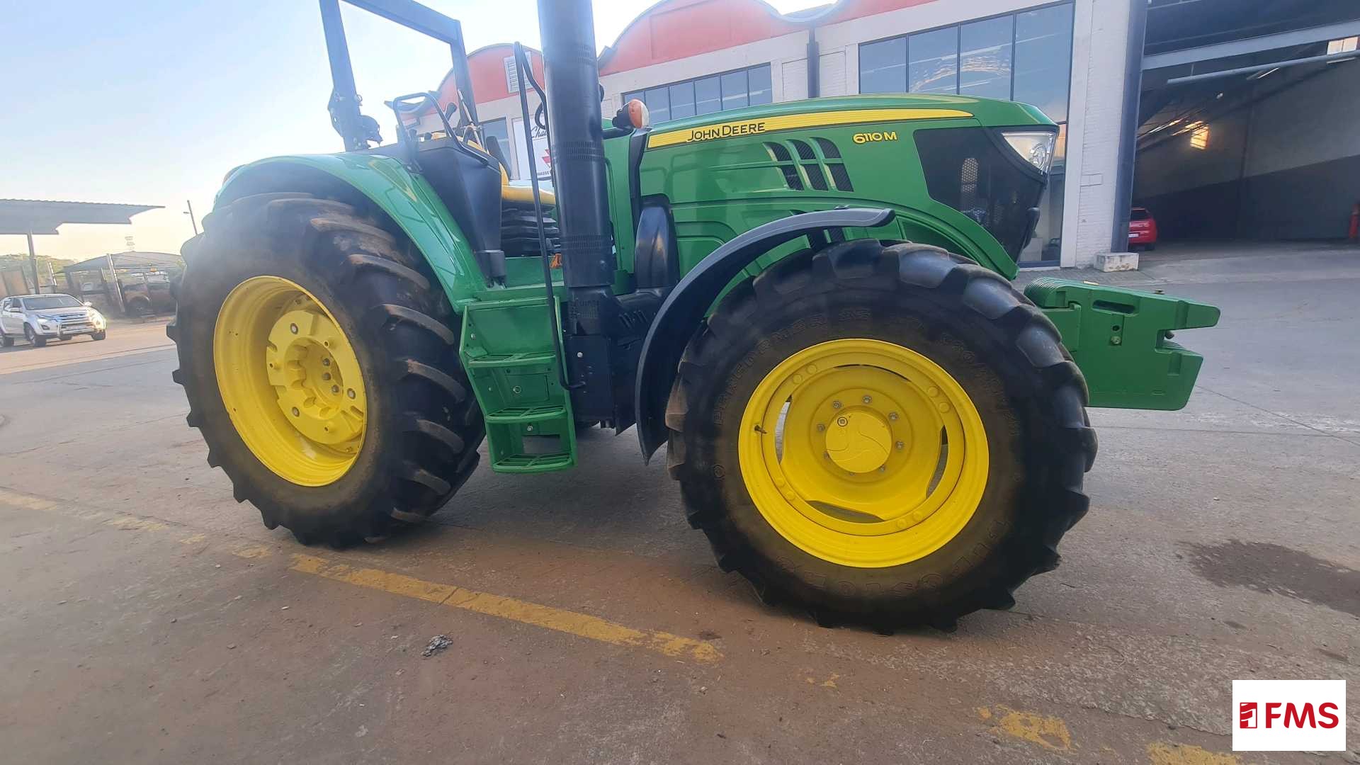 John Deere 6110m -334 - 3