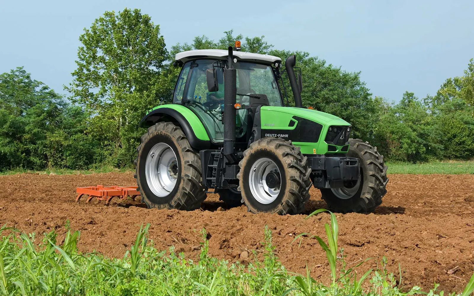 Series 6W Deutz-Fahr tractor | Smith Power Equipment