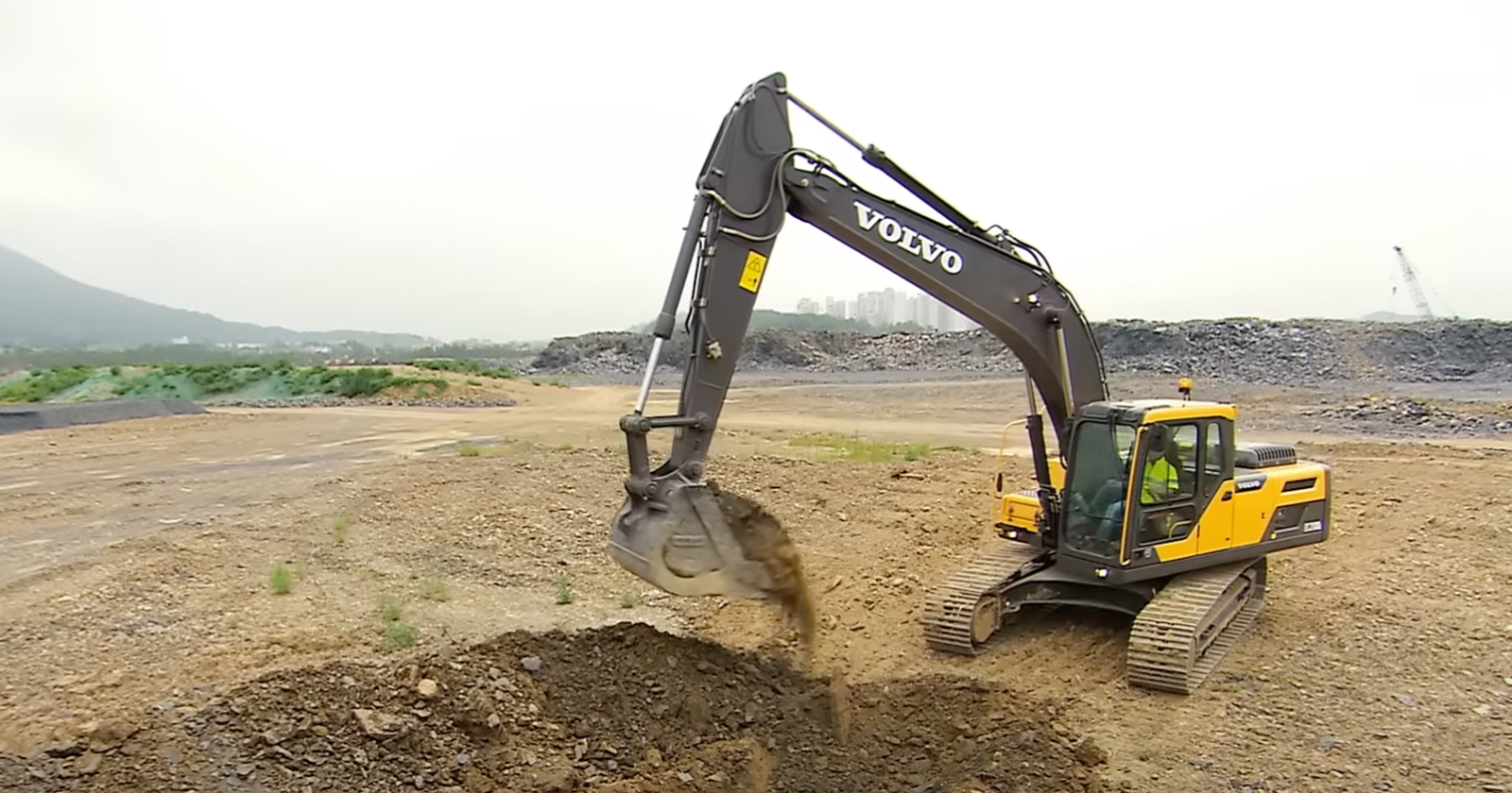 Volvo EC210 crawler excavator | Babcock